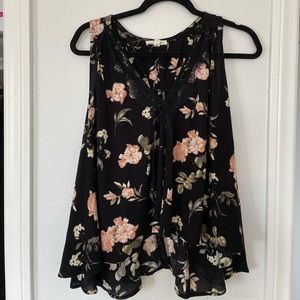 Black Floral Flowy Tank Top (size S)